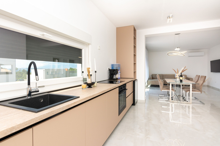 Others 4, Apartment Beric, Vir