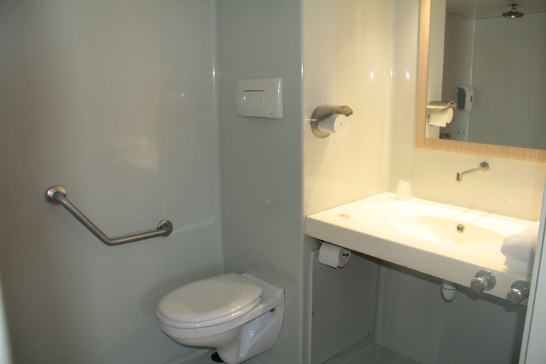 Bathroom 4, Premiere Classe Soissons, Aisne