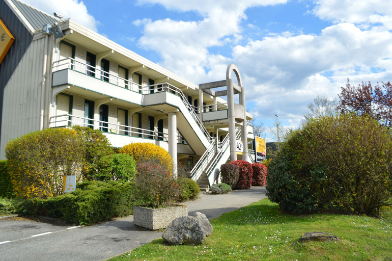 Exterior & Views 2, Premiere Classe Chambery, Savoie