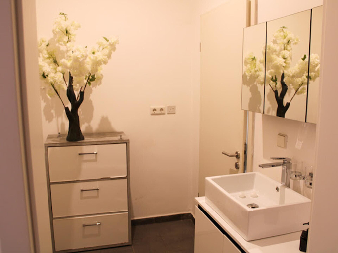 Bathroom 4, Impeccable 3-bed House in Prampram Accra, Dangbe East