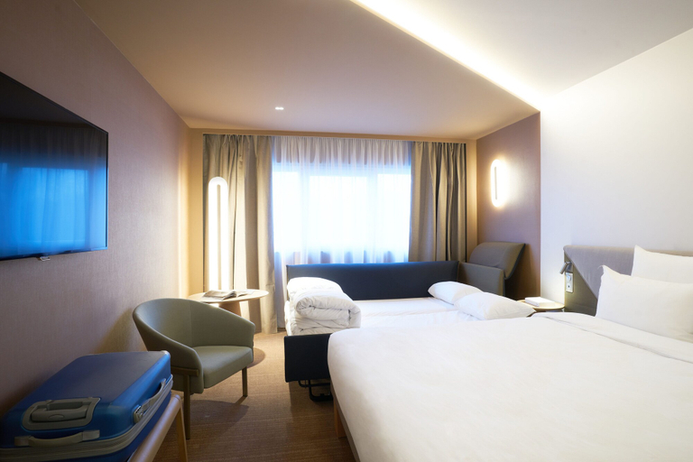 Bedroom 4, Novotel Reims Tinqueux, Marne