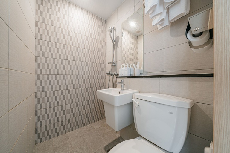 Bathroom 4