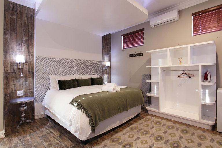 Bedroom 3, Rosewood Country Lodge, Bojanala
