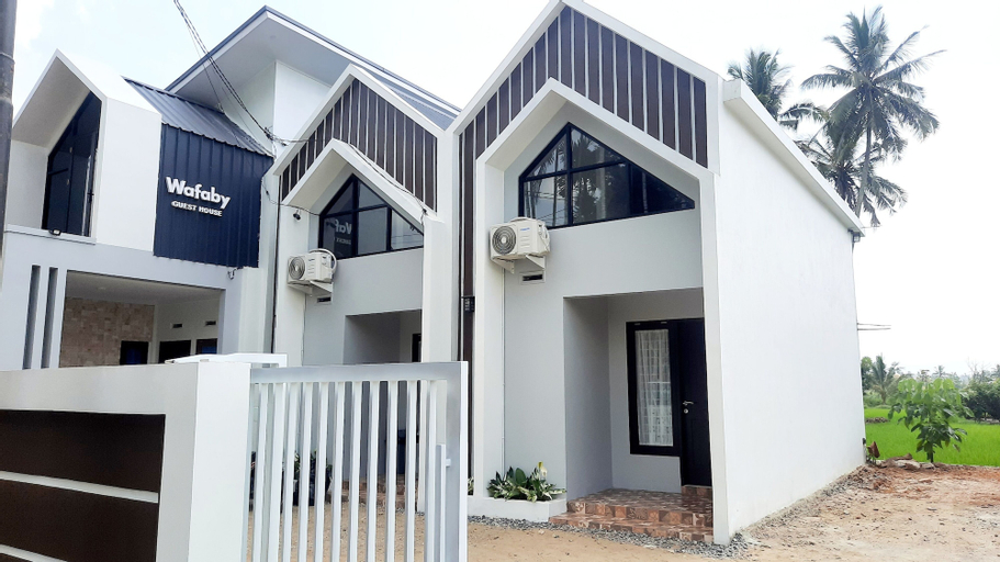 Exterior & Views 16