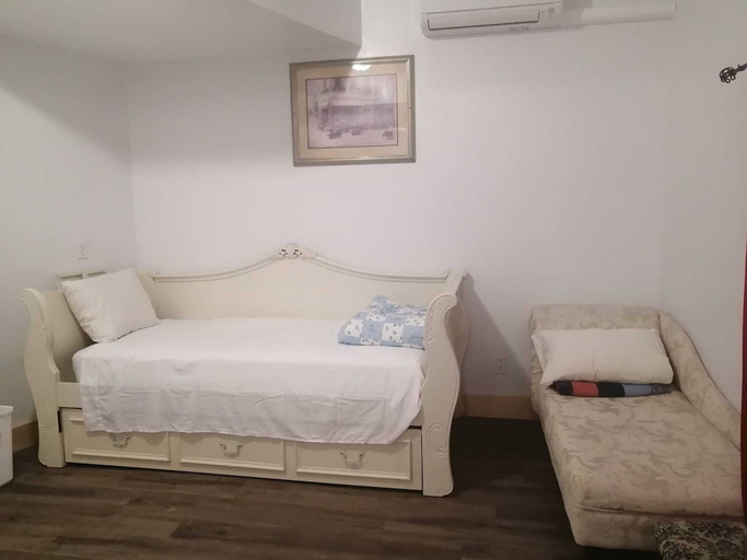 Bedroom 4, Digby Sailboat Suites, Digby