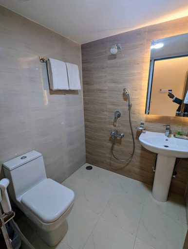 Bathroom 4, Hotel Royal Bengal, Dhaka