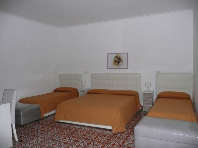Bedroom 4, GARDEN HOUSE ERCOLANO, Napoli