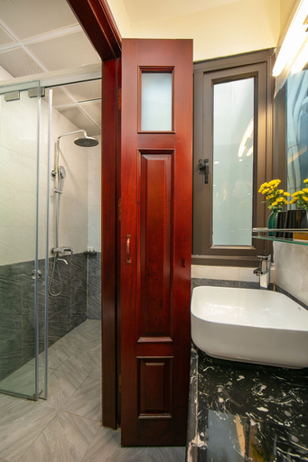 Bathroom 3, Tunger Premium Hotel, Hoàn Kiếm