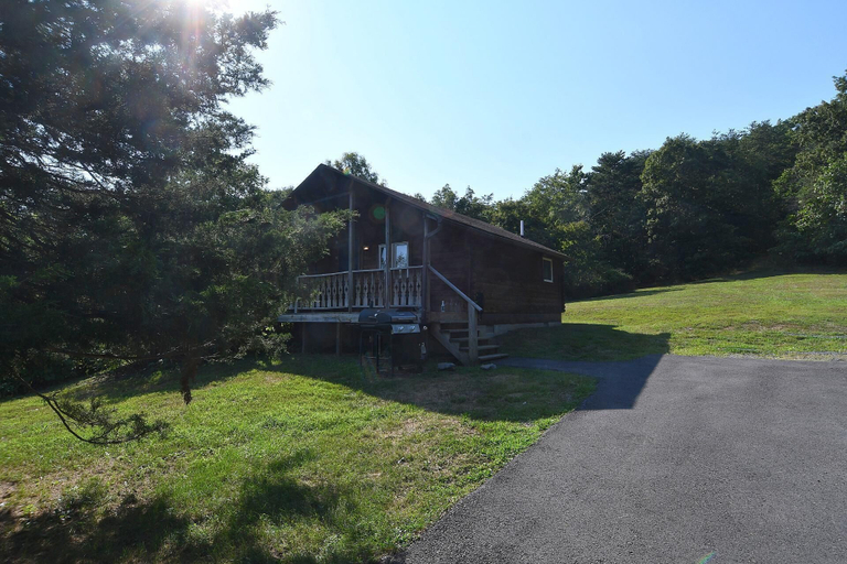 Exterior & Views 2, Whispering Hills - Couples Getaway, Morgan