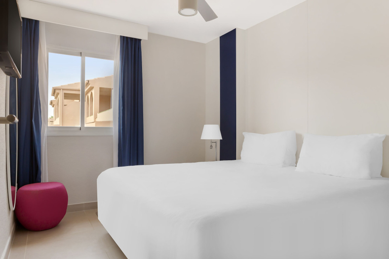 Bedroom 3, Los Amigos Beach Club, Málaga