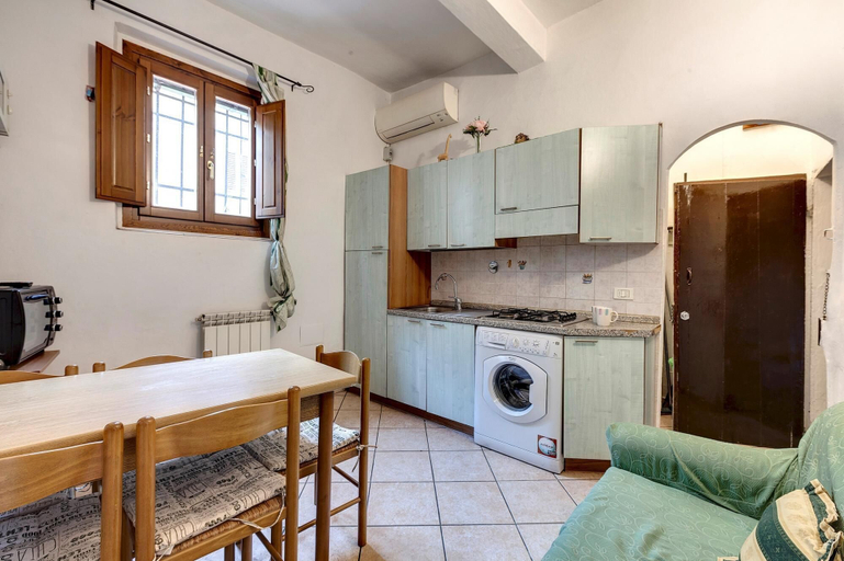 Room 4, Sapiti 2 P in Firenze, Florence