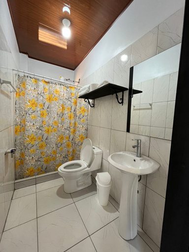 Bathroom 4, Velomares del Caribe, Puerto Cortés