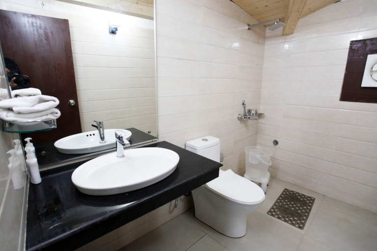Bathroom 5, Manu Maharani Regency, Nainital