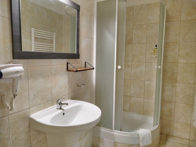 Bathroom 4, Hotel Arko, Praha 8