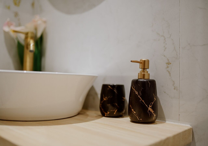 Bathroom 4, ROH Suites, Attica