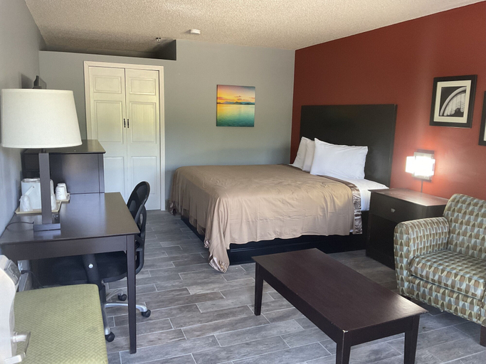 Bedroom 3, Sunset Inn, Taney