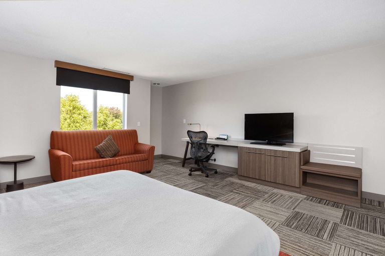 Bedroom 3, Hilton Garden Inn Syracuse, Onondaga