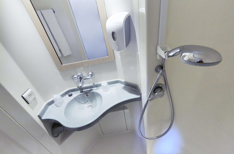 Bathroom 5, Hotel Première Classe Chalon Sur Saone, Saône-et-Loire