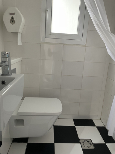 Bathroom 4, St. David's Hotels, London