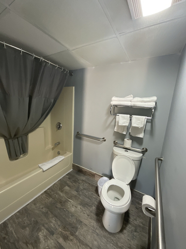 Bathroom, Sunset Inn, Taney