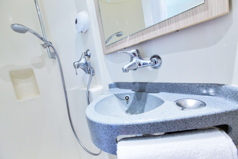 Bathroom 5, Première Classe Dunkerque - Saint-Pol-Sur-Mer, Nord