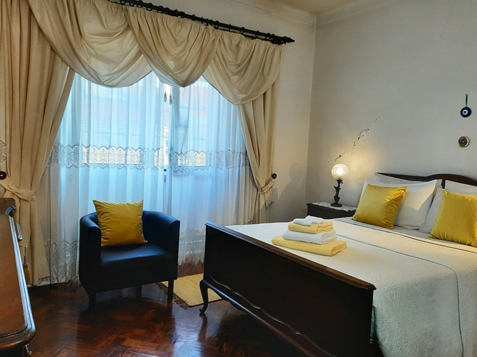 Bedroom 2, Mary Apartments, Almada