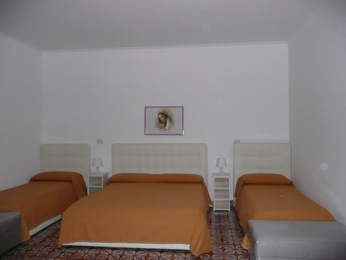 Bedroom 3, GARDEN HOUSE ERCOLANO, Napoli