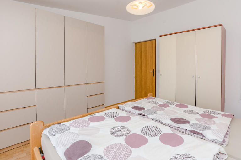 Bedroom 2, Apartment Hrg, Vir
