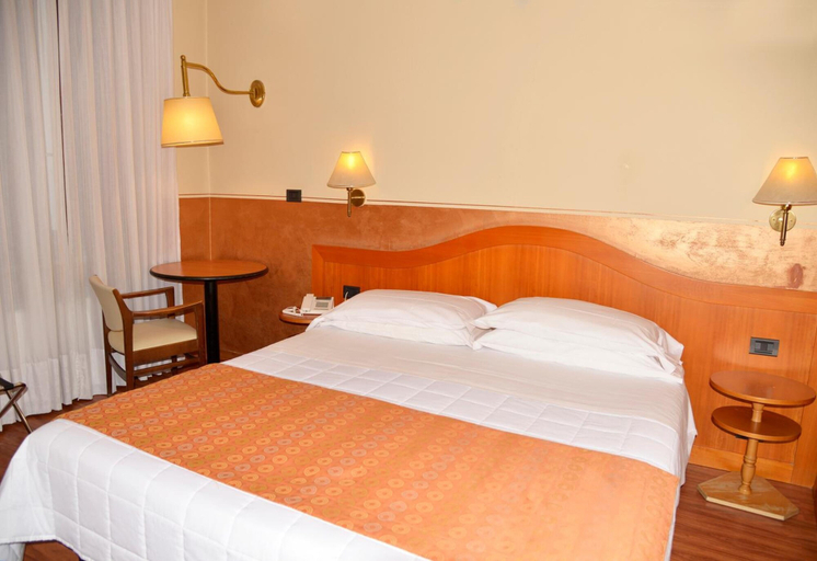 Bedroom 3, Hotel Amadeus, Torino
