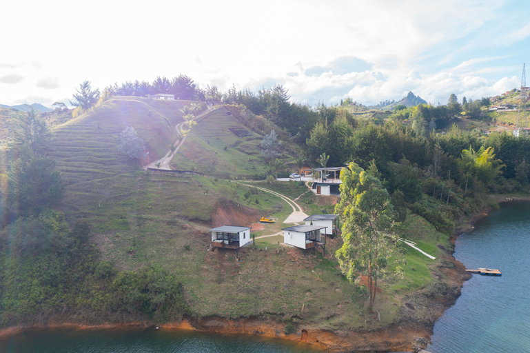 Others 3, Laze Lake, Peñol