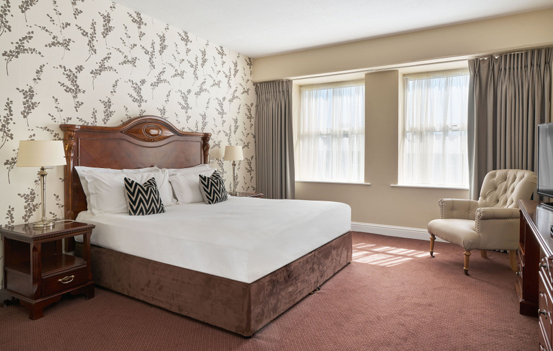Bedroom 2, Summerhill House Hotel