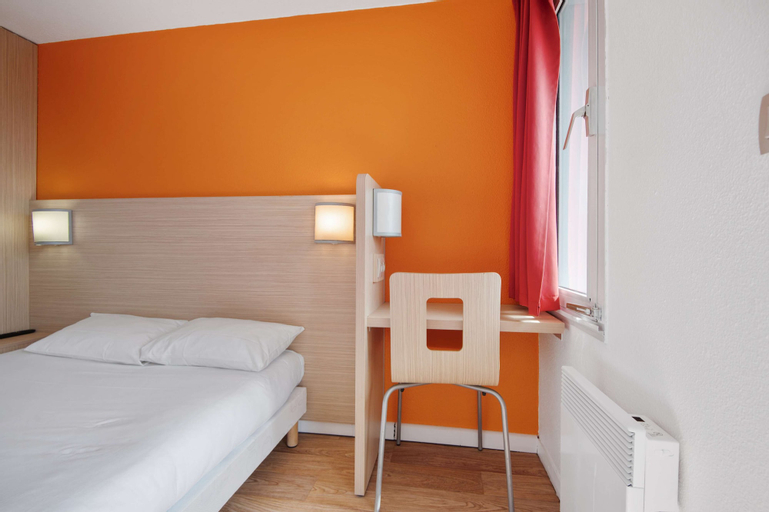Bedroom 4, Premiere Classe Lyon Est - Bron Eurexpo, Rhône