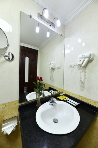 Bathroom 5, Phoenix Legend Hotel, Hoàn Kiếm