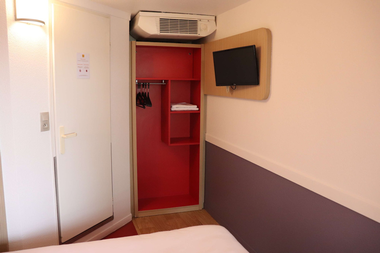 Bedroom 12