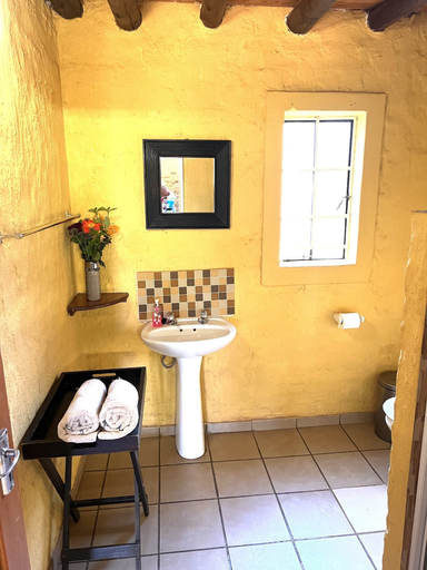 Bathroom 3, Manzini Swazi King Chalets, Ehlanzeni