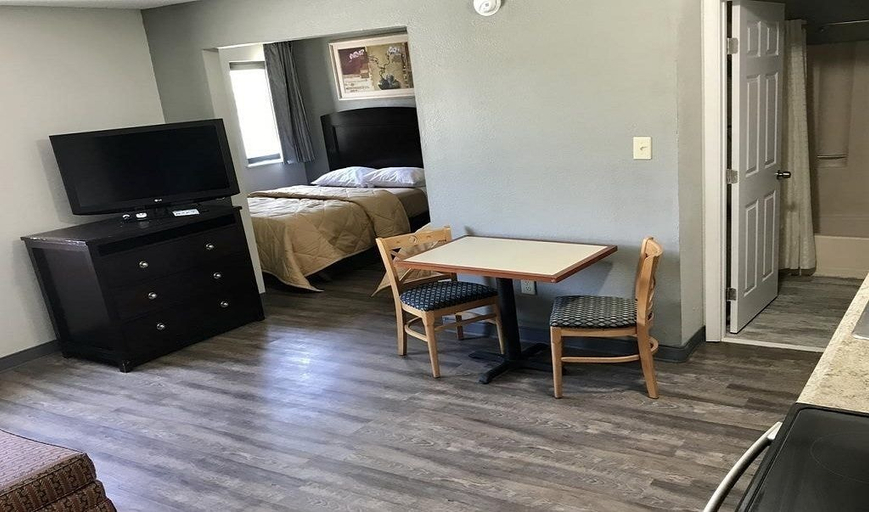 Others 4, Jefferson Inn and Suites, Newport News