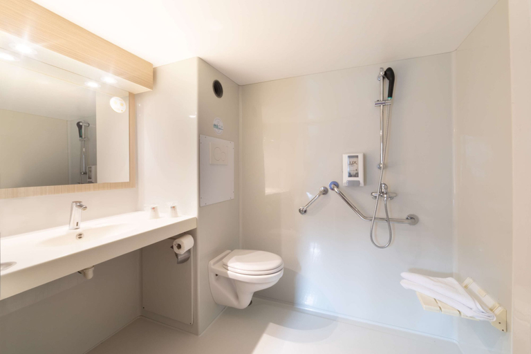 Bathroom 5, Premiere Classe Meaux - Nanteuil les Meaux, Seine-et-Marne