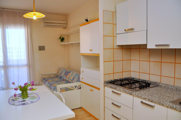 Others 4, Beautiful Studio Apartment in a seafront building - By Beahost Rentals, Venezia