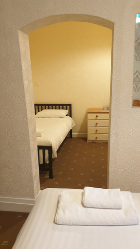 Bedroom 4, Hotel 242, Blackpool