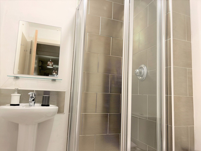 Bathroom 4, Mosh Homes 01, Manchester