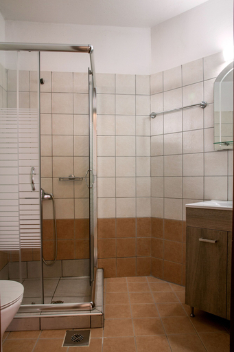 Bathroom 5, Ekavi Apartments, Crete