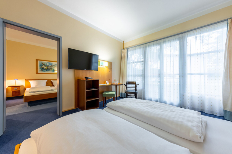 Bedroom 4, Raststättenhotel Dresdner Tor Süd, Sächsische Schweiz-Osterzgebirge