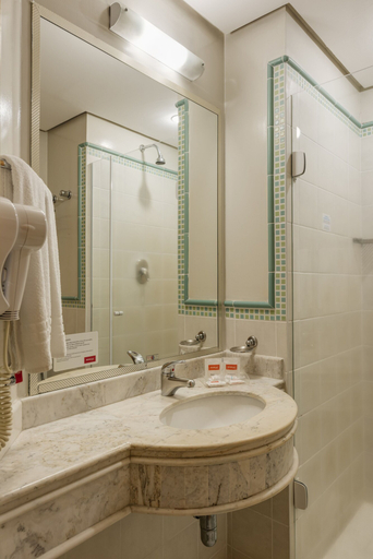 Bathroom 4, Monreale Plus Guarulhos International Airport, Guarulhos