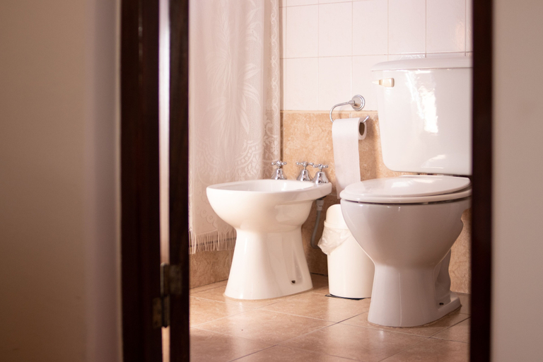 Bathroom 3, Donna Alda Casa, Capital