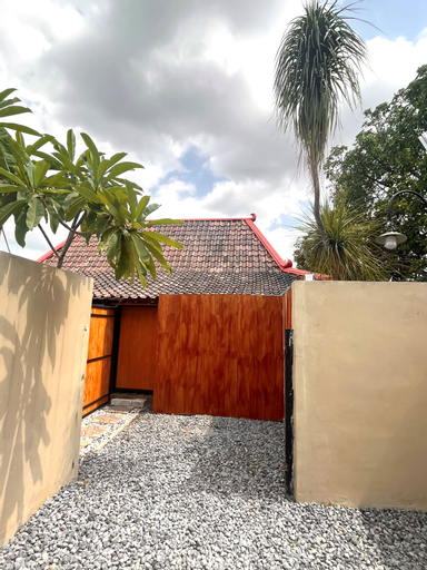 Exterior & Views 2, Villa Delva 2, Yogyakarta