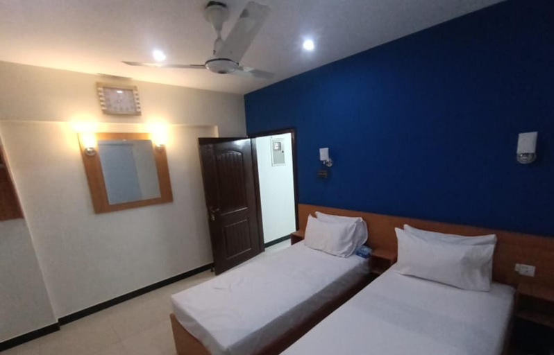 Others 3, Remarkable Diamond Apartment Dha Defense Karachi, Karachi