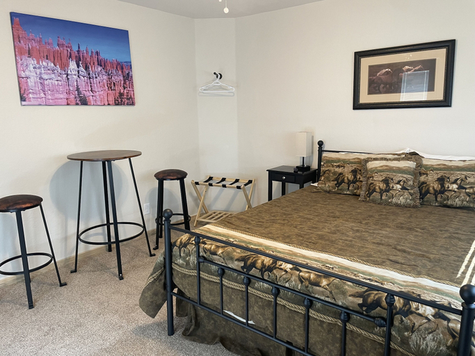 Bedroom 2, Bryce Canyon Country Inn, Garfield