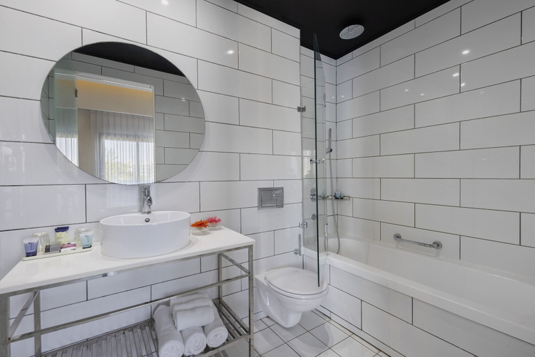 Bathroom 5, Play Eilat