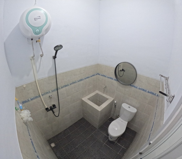 Bathroom, Omah Wonocatur Homestay Jogja, Bantul