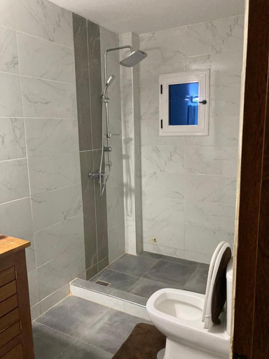 Bathroom 3, Cap Skirring, Oussouye